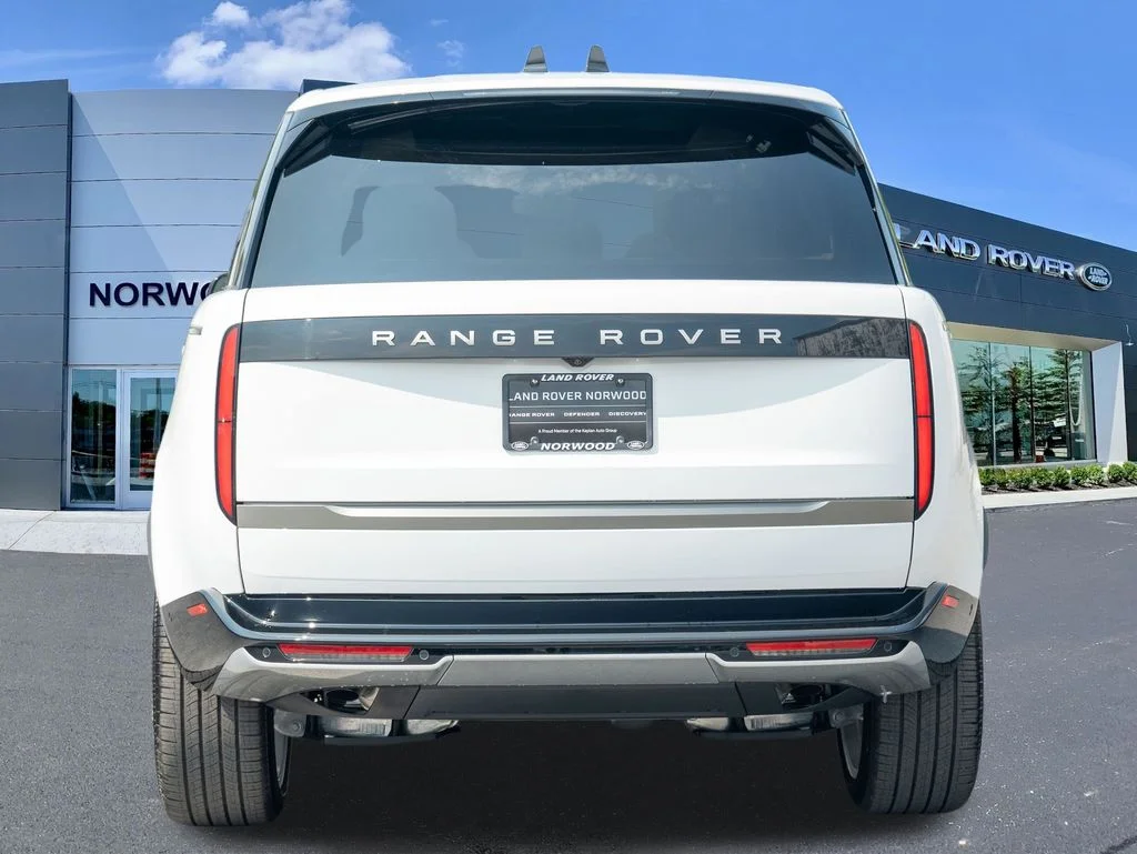 New 2026 White Land Rover SE image 5