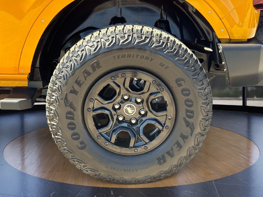 Used 2022 Orange Metallic Ford Base image 30