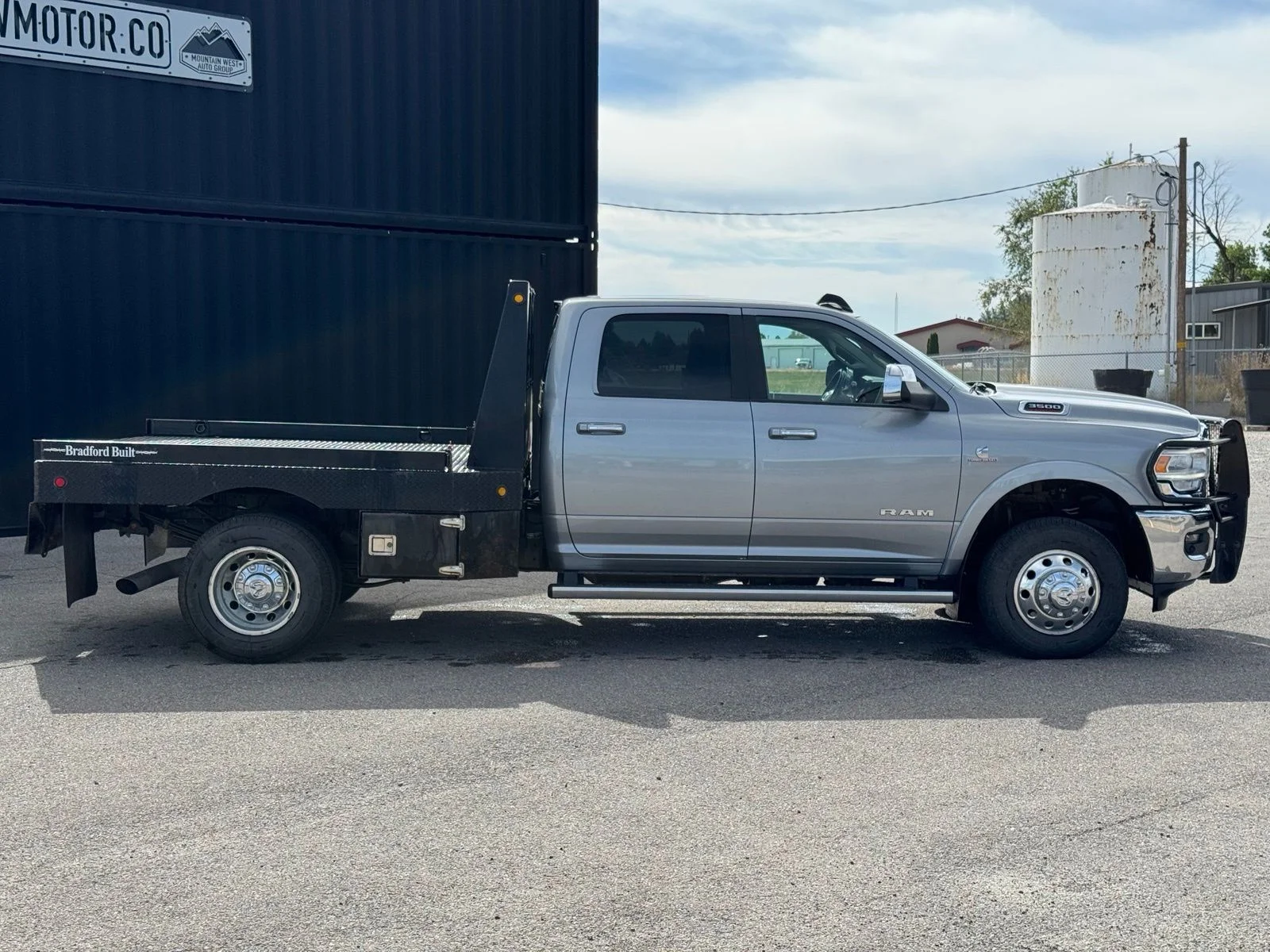 Used 2022 Silver Ram Laramie image 3