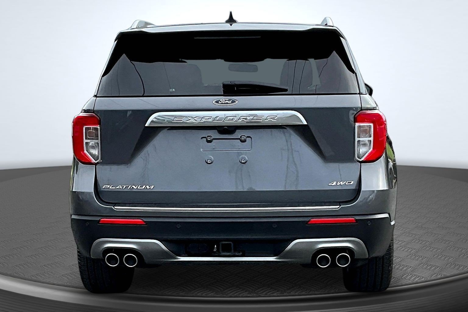 Used 2024 Gray Ford Platinum image 4