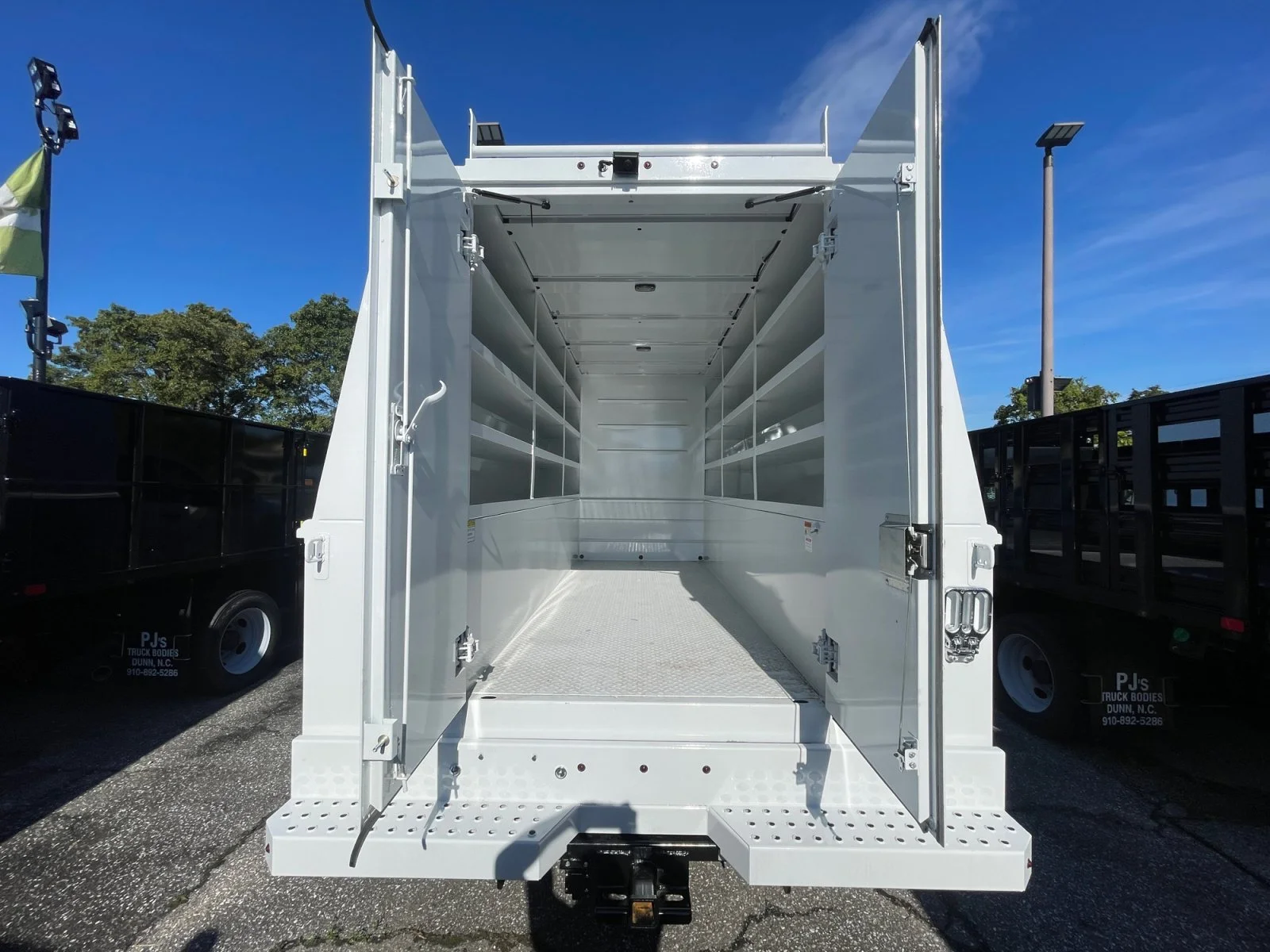 2026 Ford F-550 Super Duty Chassis Cab XL - Photo 7