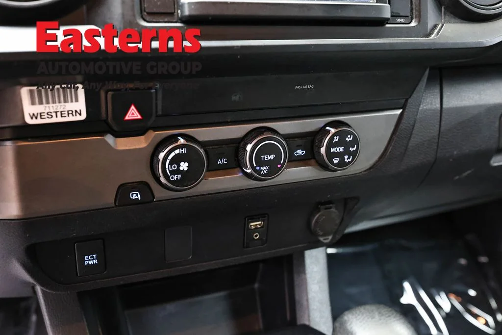 Used 2019 White Toyota SR image 19