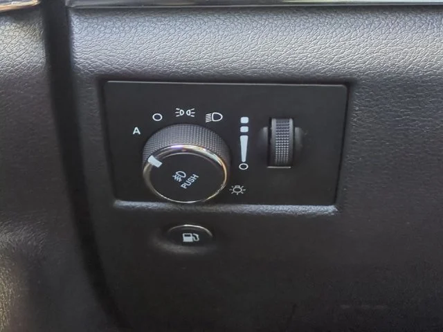Used 2019 Gray Jeep Limited image 19