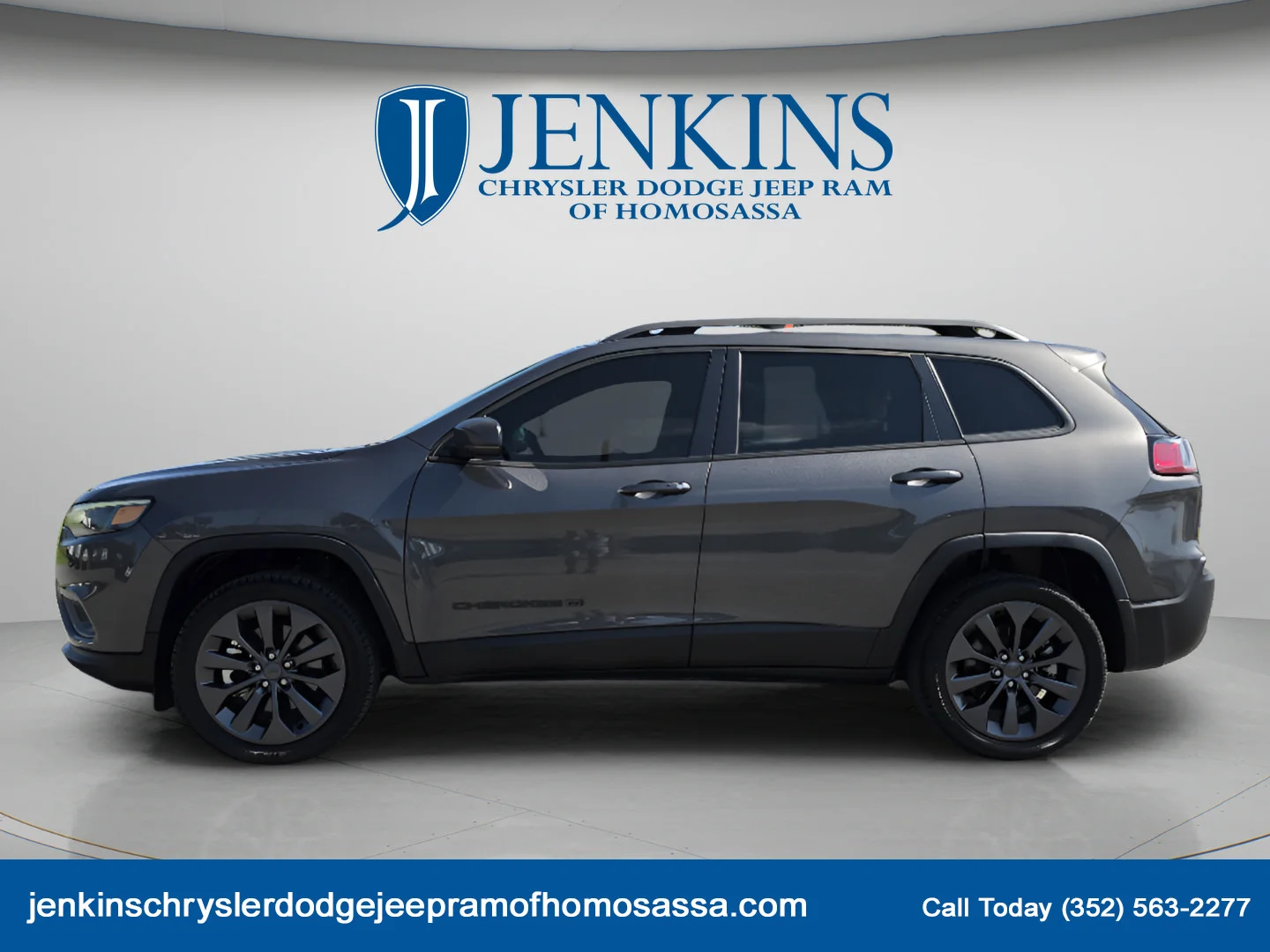 Used 2021 Granite Crystal Metallic Clearcoat Jeep 80th Anniversary image 9