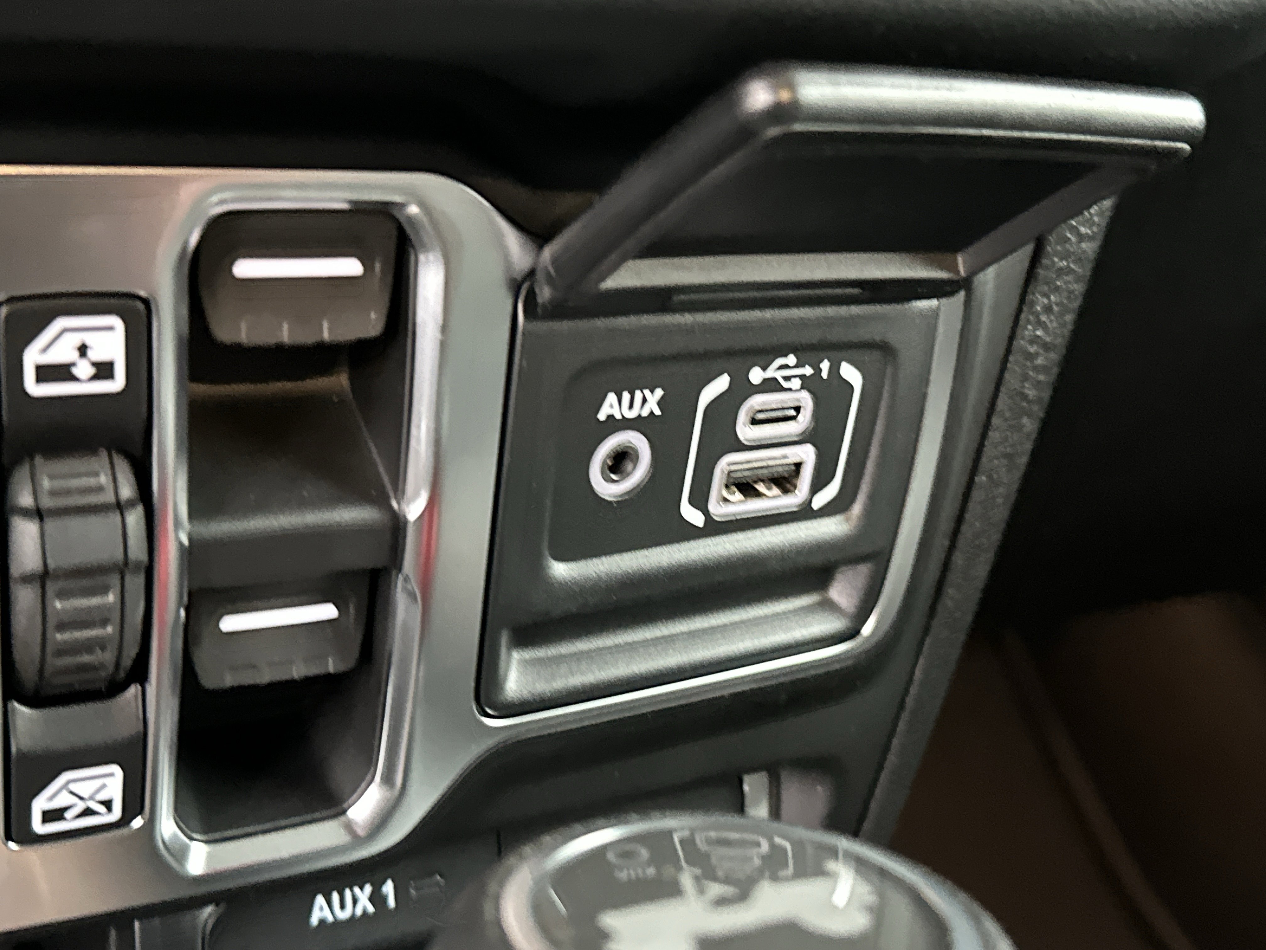New 2026 Anvil Clear-Coat Exterior Paint Jeep Sahara image 33
