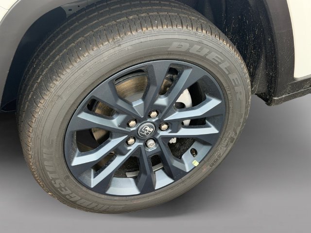 New 2026 Bright White Clear-Coat Exterior Paint Jeep  image 9