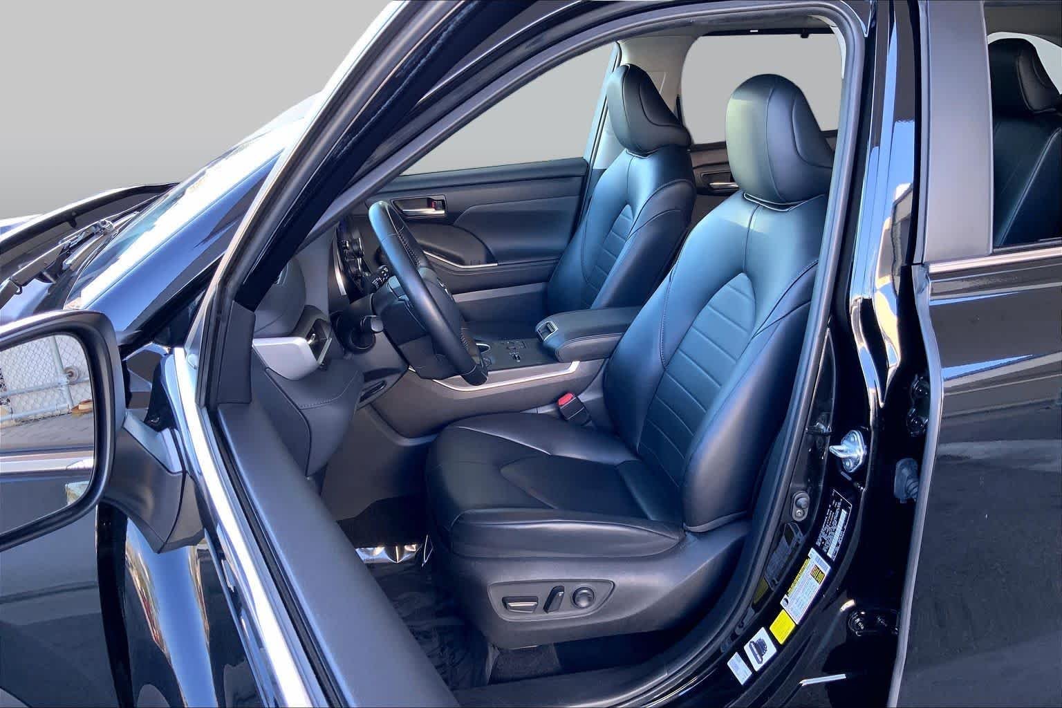2024 Toyota Highlander LE - Photo 15