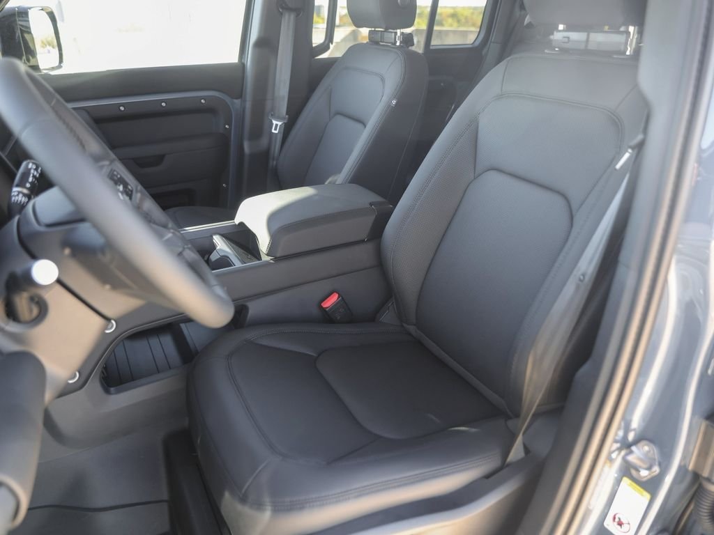2026 Land Rover Defender S - Photo 13