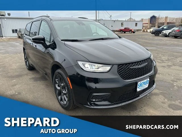 2026 Chrysler Pacifica Limited AWD's photo