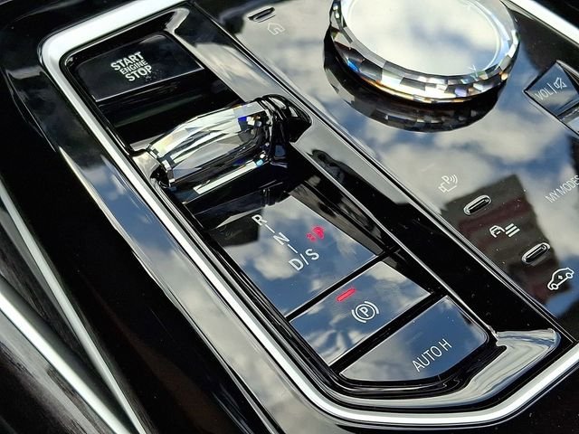 New 2026 Black Sapphire Metallic BMW 740i xDrive image 13