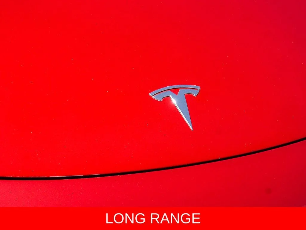 Used 2018  Tesla Long Range image 11