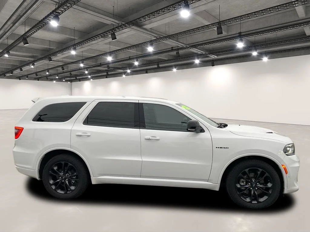 Used 2022 White Knuckle Clearcoat Dodge R/T image 8