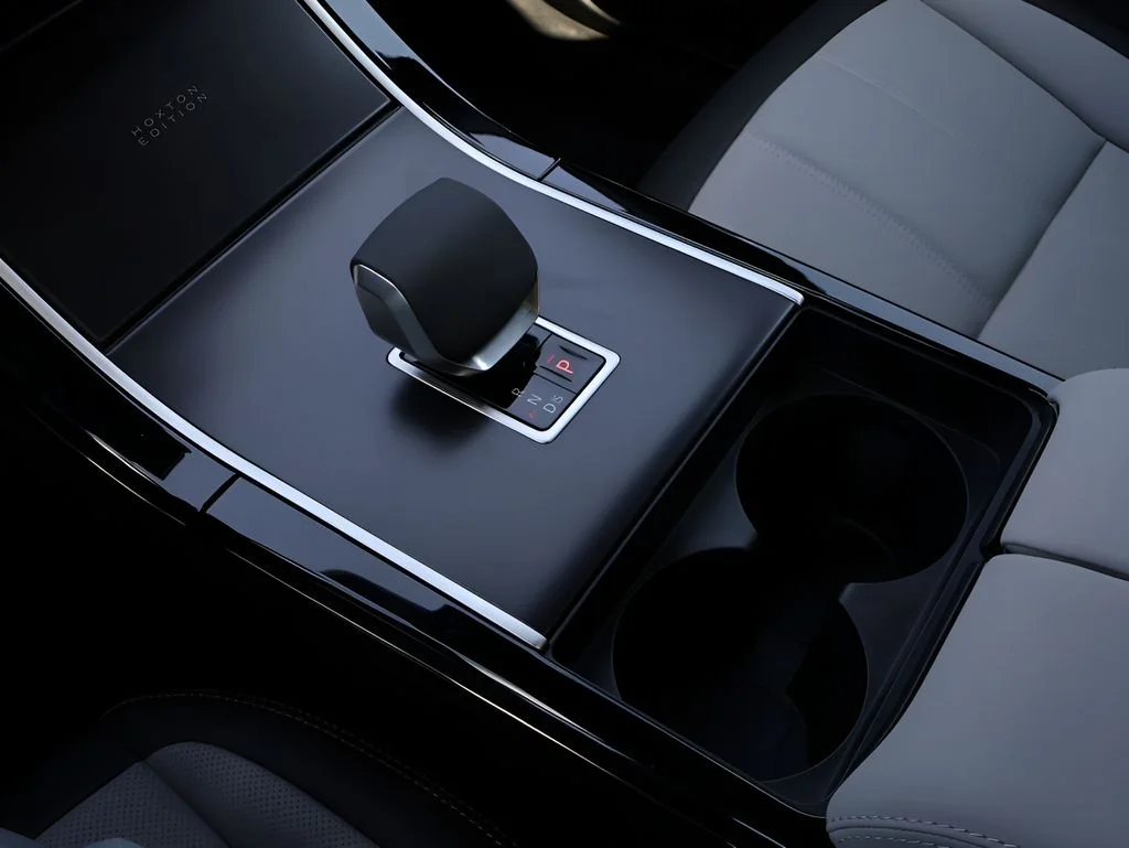 New 2026 Tribeca Blue Metallic Land Rover Hoxton Edition image 26