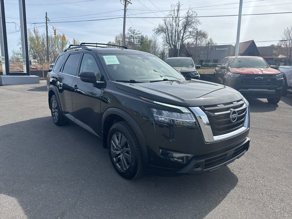 View vehicle photo 7