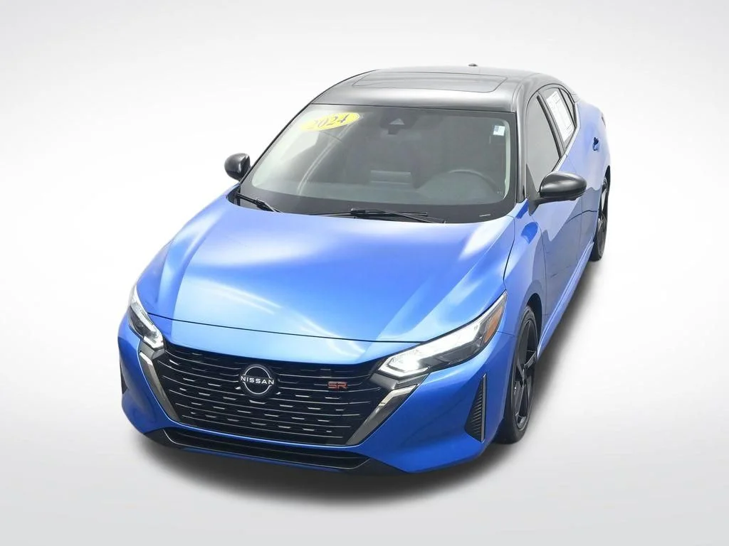 Used 2024 2t Blu Blk Roof Nissan SR image 32