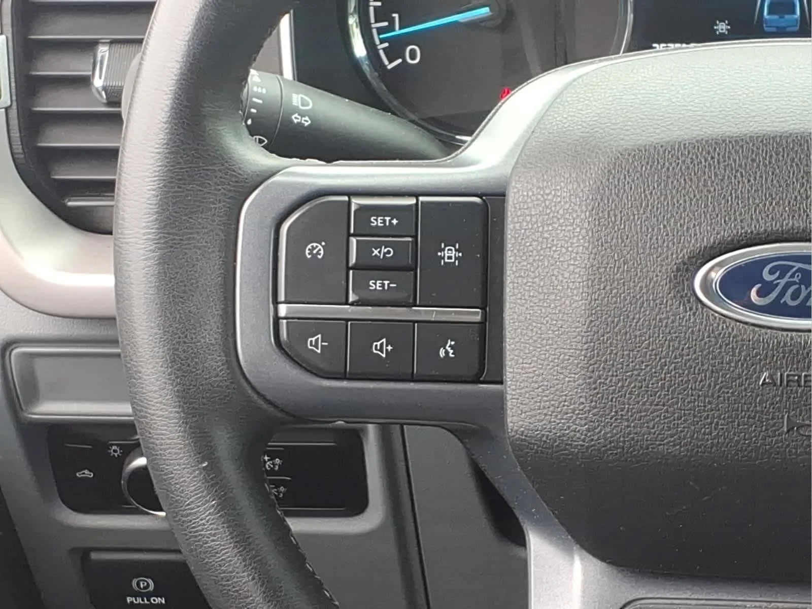Used 2023 Carbonized Gray Metallic Ford XLT image 33