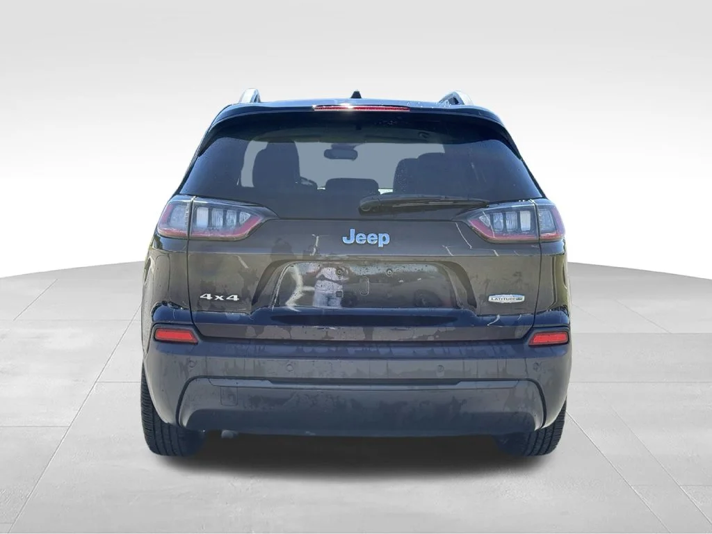 Used 2021 Red Jeep Latitude Plus image 22