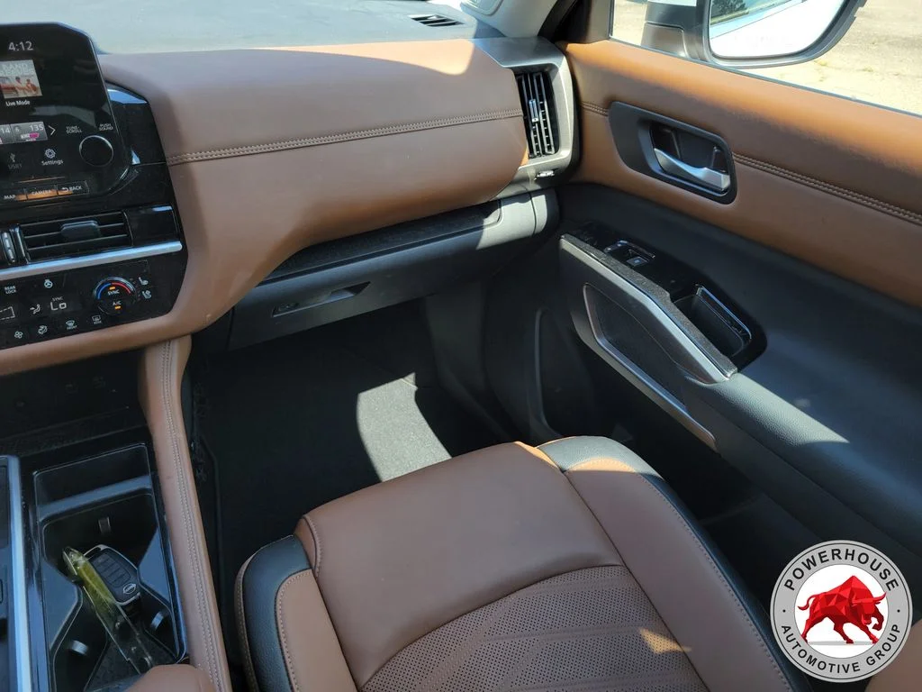 Used 2025 White Nissan Platinum image 23