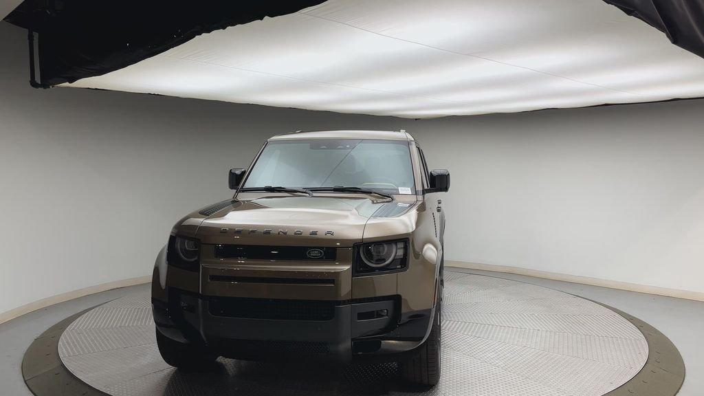 New 2026 Gondwana Stone Metallic Land Rover X-Dynamic SE image 7
