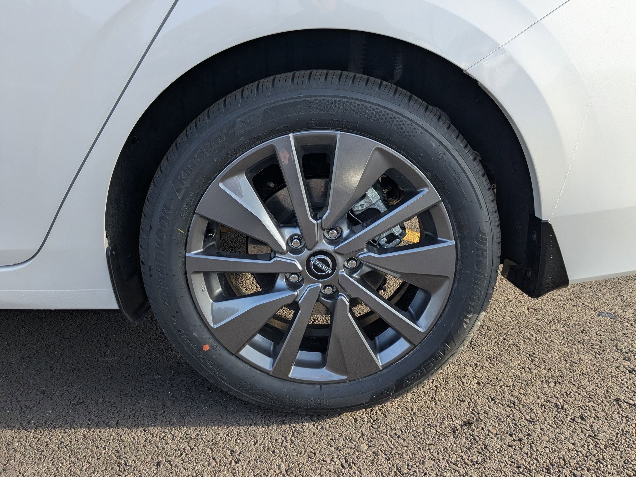 New 2026 Aspen White Tricoat Nissan SL image 17