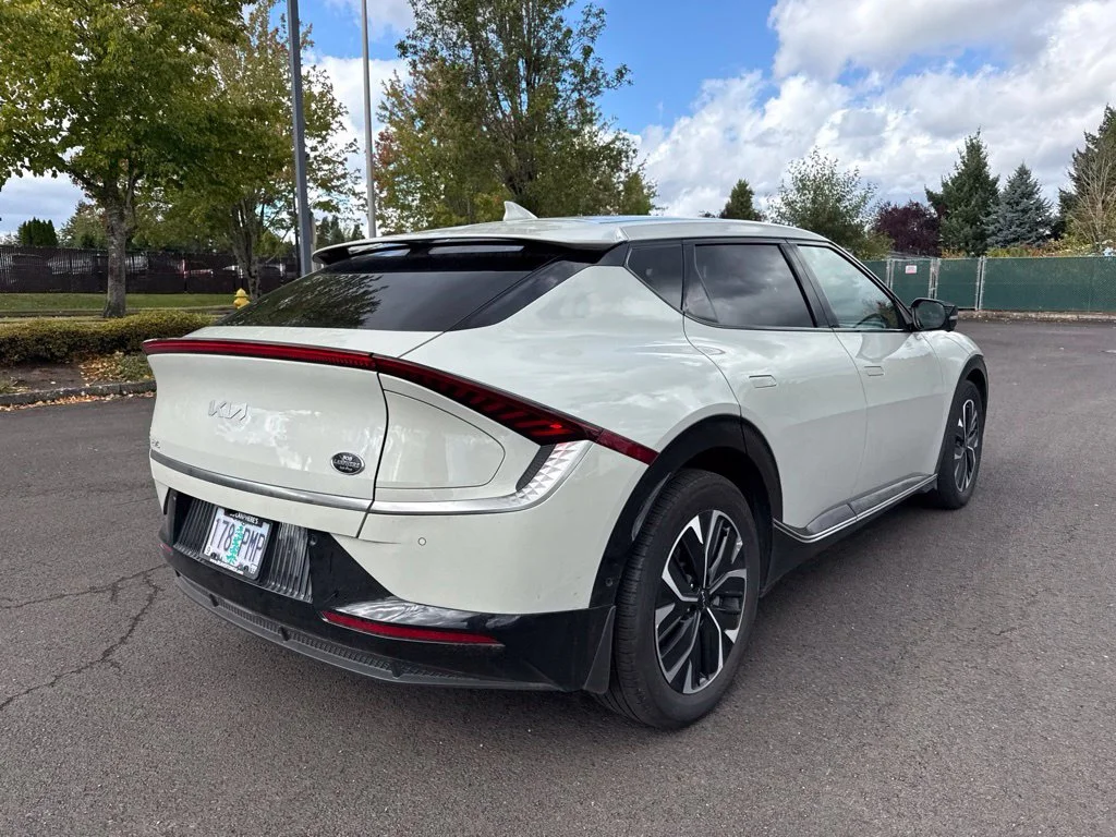 Used 2023 Glacier Kia Wind image 7