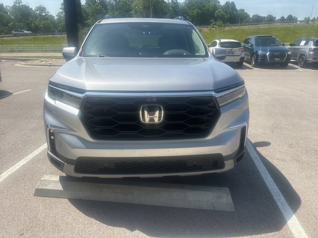 Used 2023 Lunar Silver Metallic Honda Elite image 5