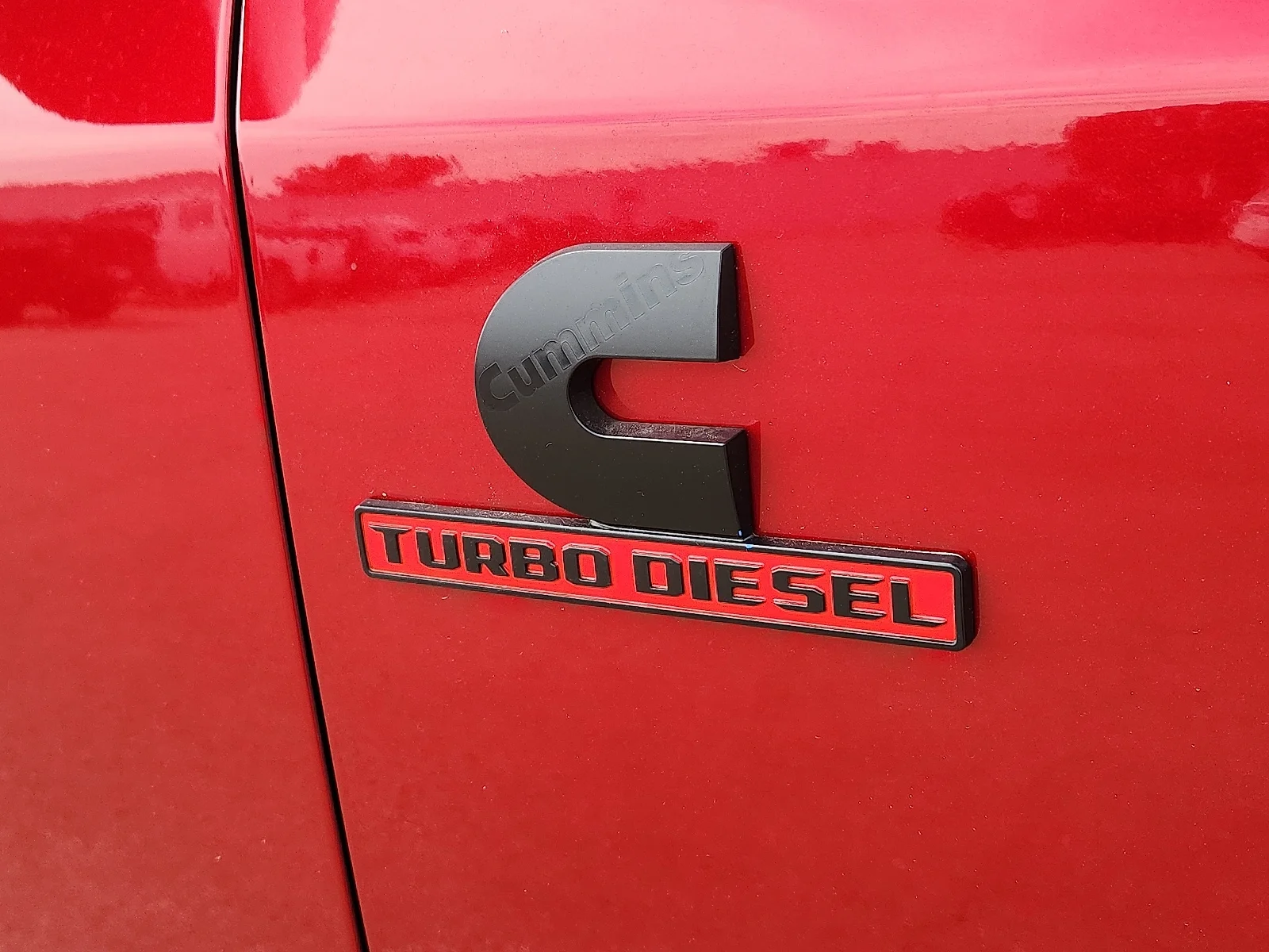 New 2027 Molten Red Pearl-Coat  Paint Ram LARAMIE CREW CAB 4X4 6