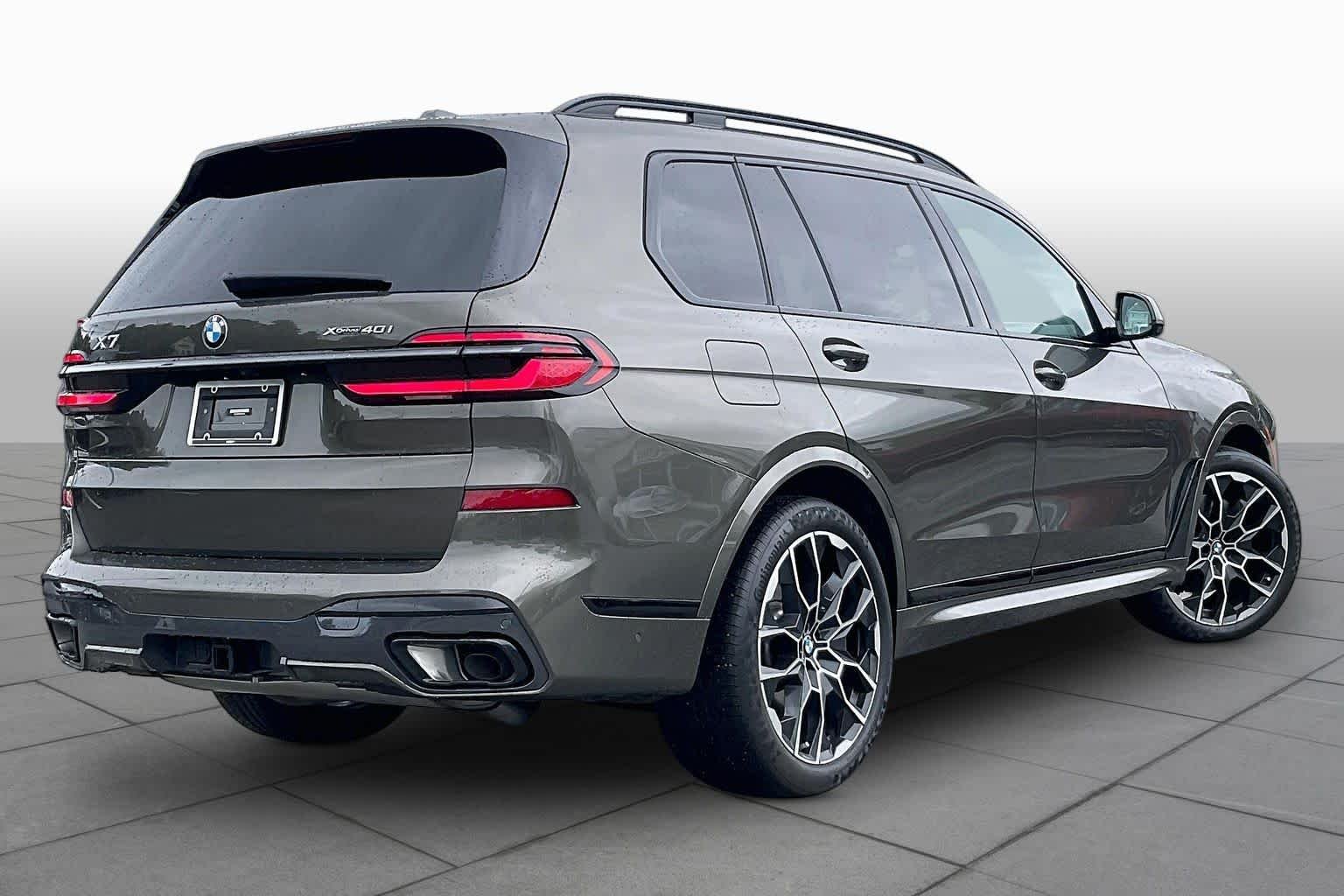 Used 2024 Manhattan Green Metallic BMW xDrive40i image 12