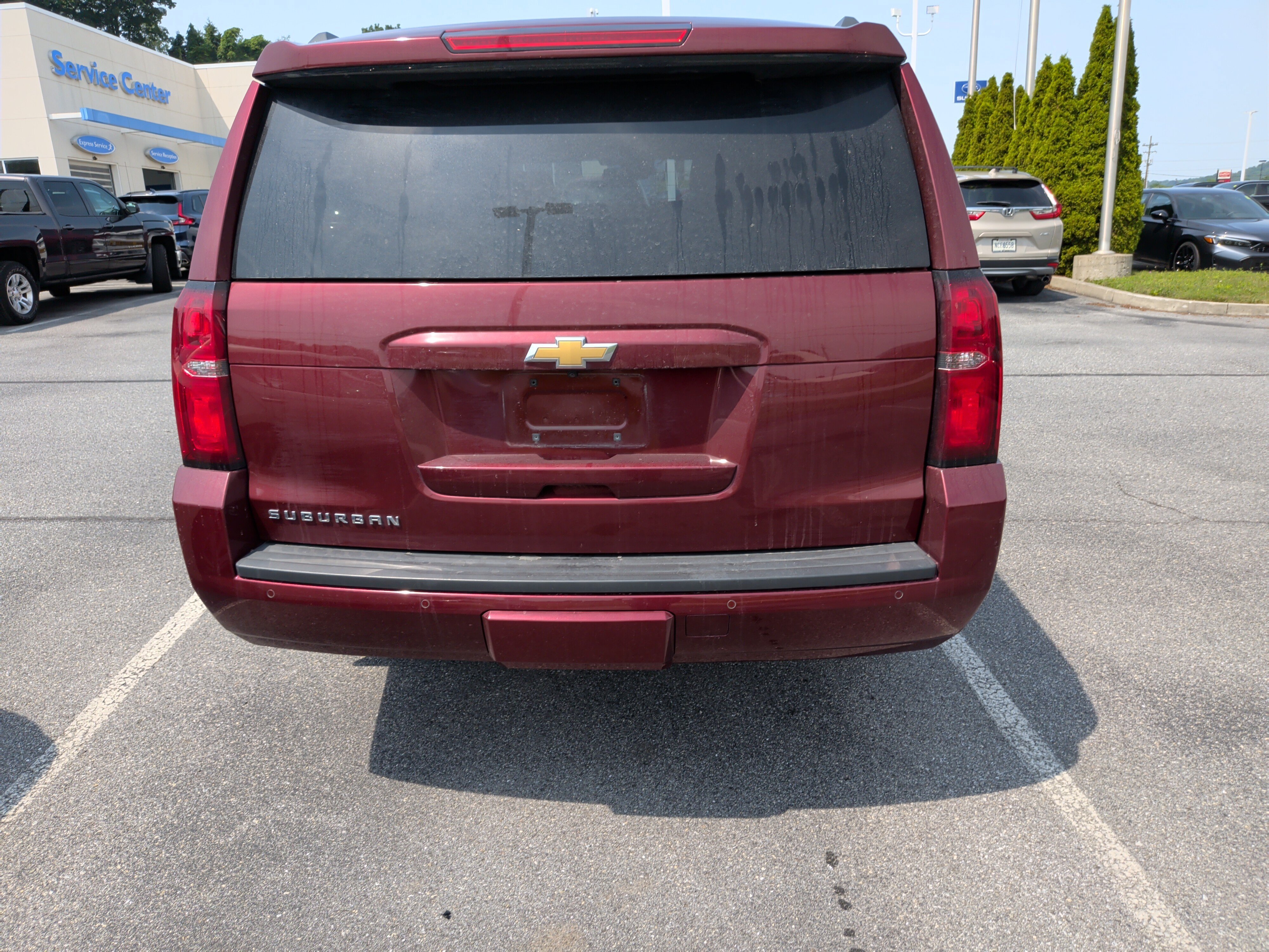 2017 Chevrolet Suburban LT - Photo 4