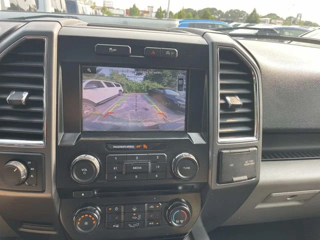 Used 2015 Silver Ford XLT image 30