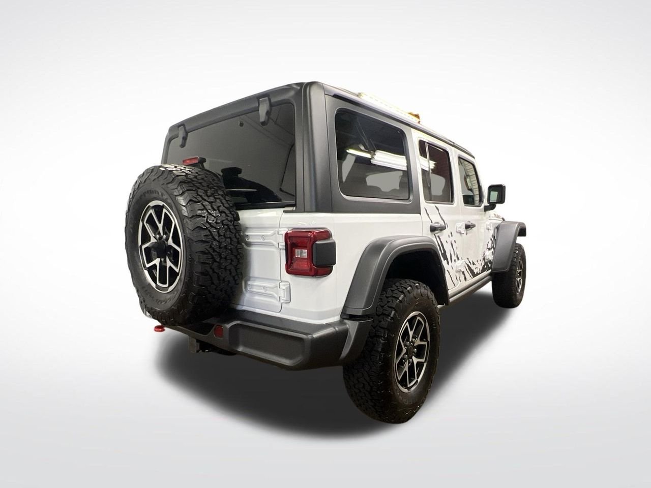 Used 2024 White Jeep Rubicon image 5