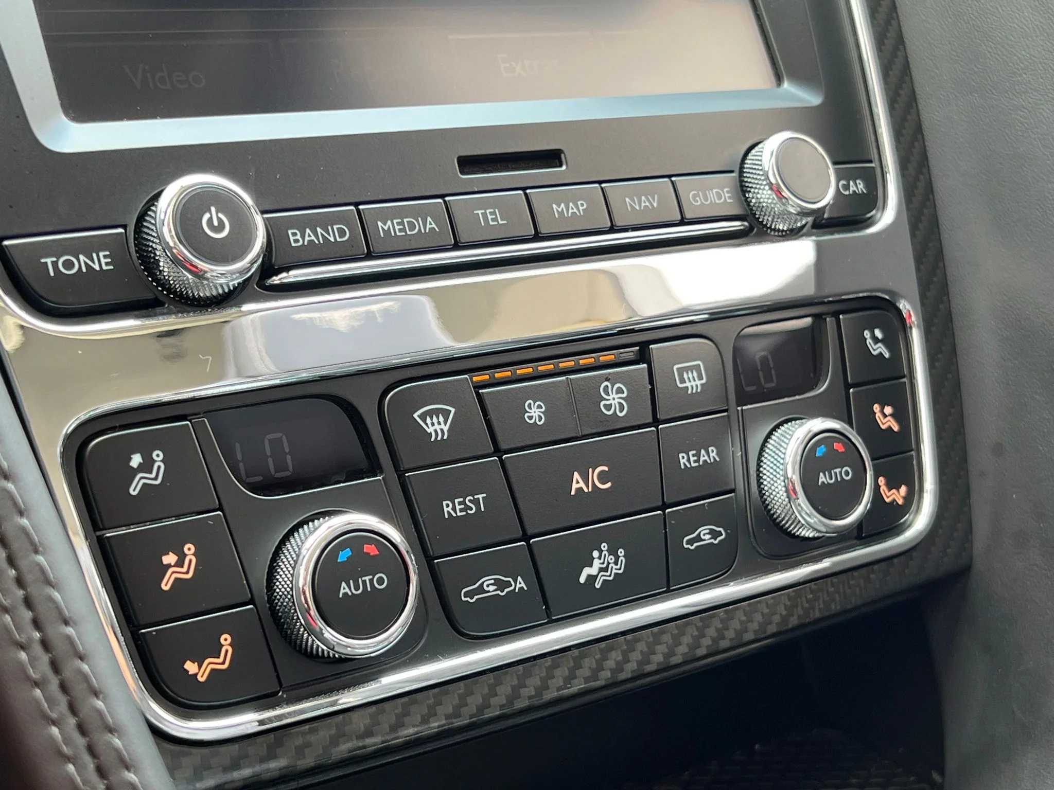 Used 2018 Black Bentley Base image 19