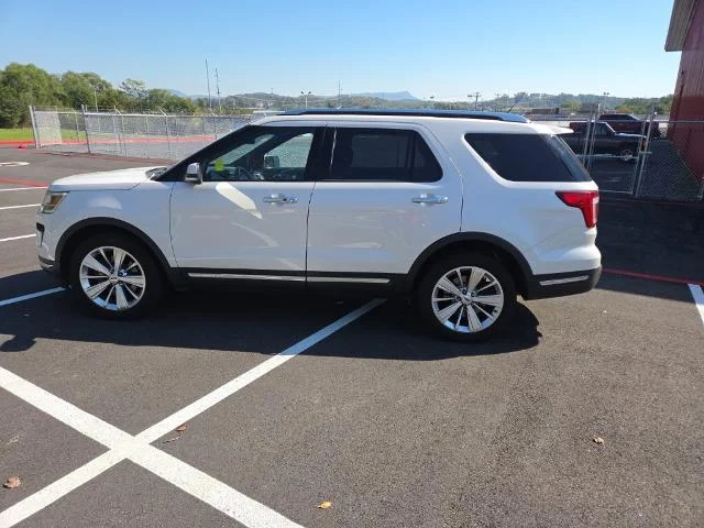 Used 2019 White Platinum Tri-Coat Metallic Ford Limited image 33