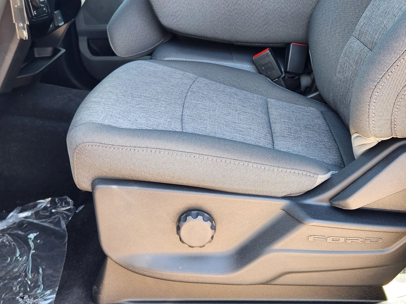 New 2026 Agate Black Metallic Ford F-250® XL image 18