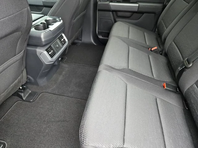 New 2026 Oxford White Ford XLT image 38