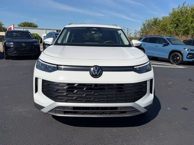 New 2026 Pure White Volkswagen 2.0T SE image 2
