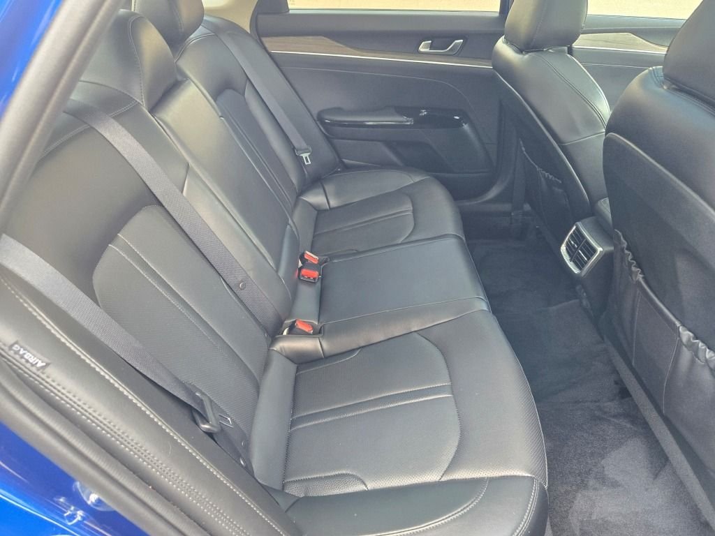 Used 2021 Sapphire Blue Kia EX image 10