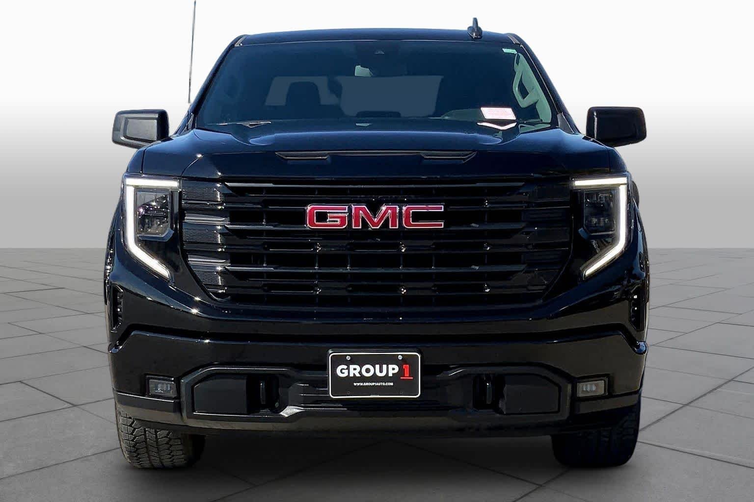 Used 2024 Onyx Black GMC Elevation image 4