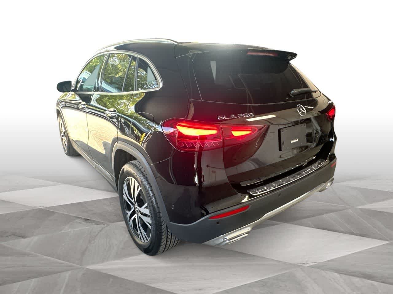 Used 2025 Night Black Mercedes-Benz GLA 250 image 6