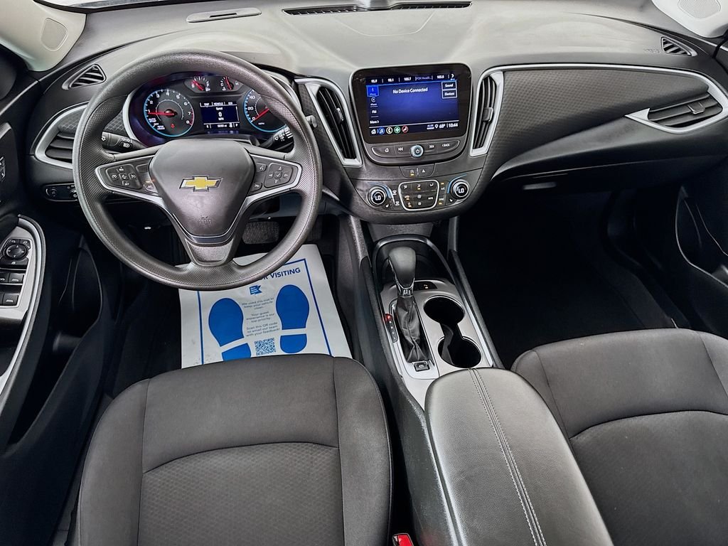 Used 2024 Sterling Gray Metallic Chevrolet LT image 27
