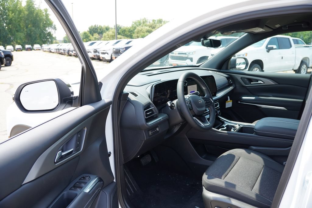 2027 Chevrolet Traverse LT - Photo 11