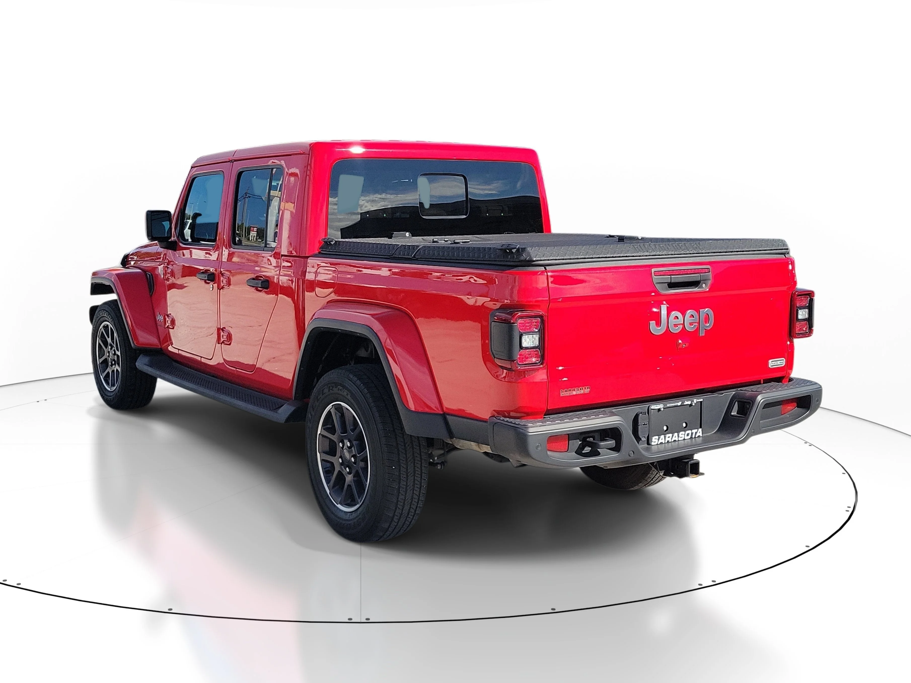 Used 2022 Firecracker Red Clearcoat Jeep Overland image 4