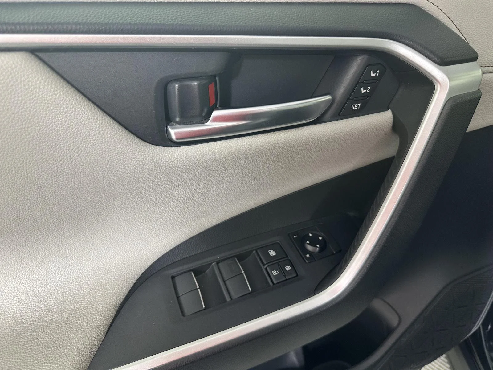 Used 2019 Midnight Black Metallic Toyota Limited image 26