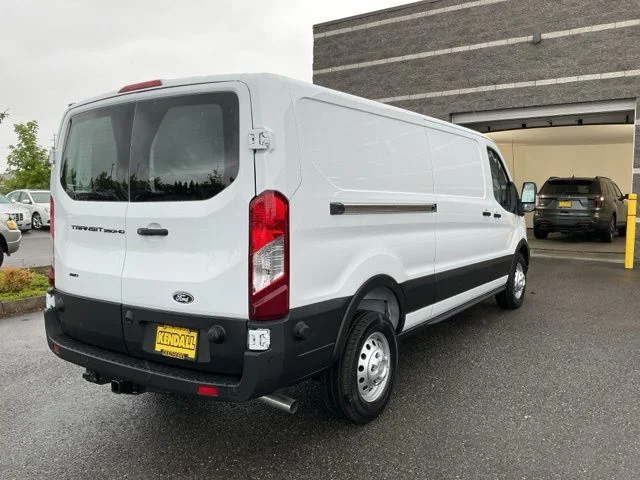 New 2026 Oxford White Ford Base image 4