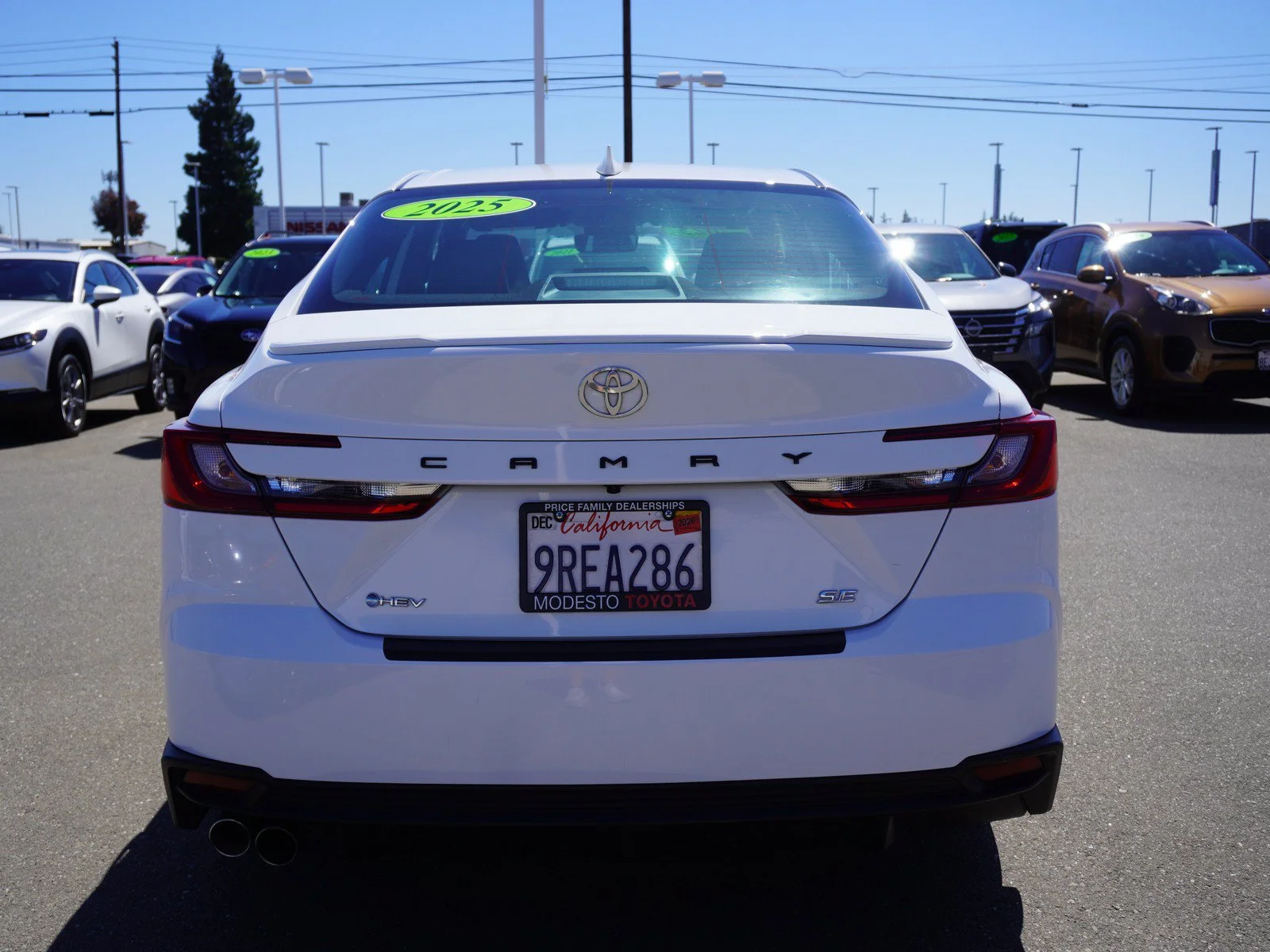 Used 2025 Ice Cap Toyota SE image 10