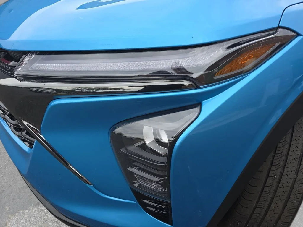 Used 2025 Blue Chevrolet 2RS image 30