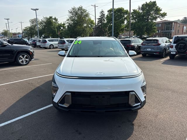 Used 2024 White Hyundai SEL image 5