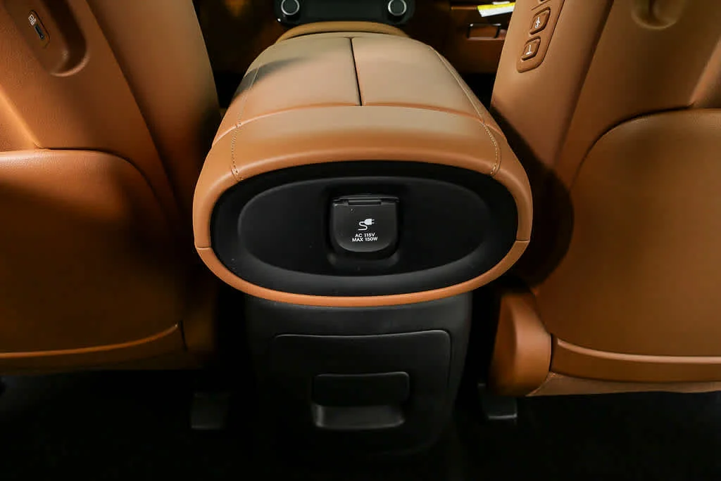 New 2026 Robust Emerald Pearl Hyundai Calligraphy image 30