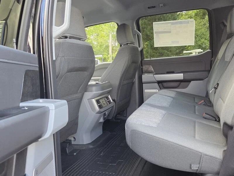 New 2026 Agate Black Metallic Ford F-250® XLT image 9
