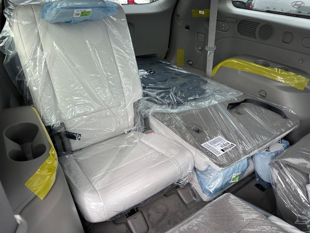 New 2027 White Hyundai SEL AWD image 24
